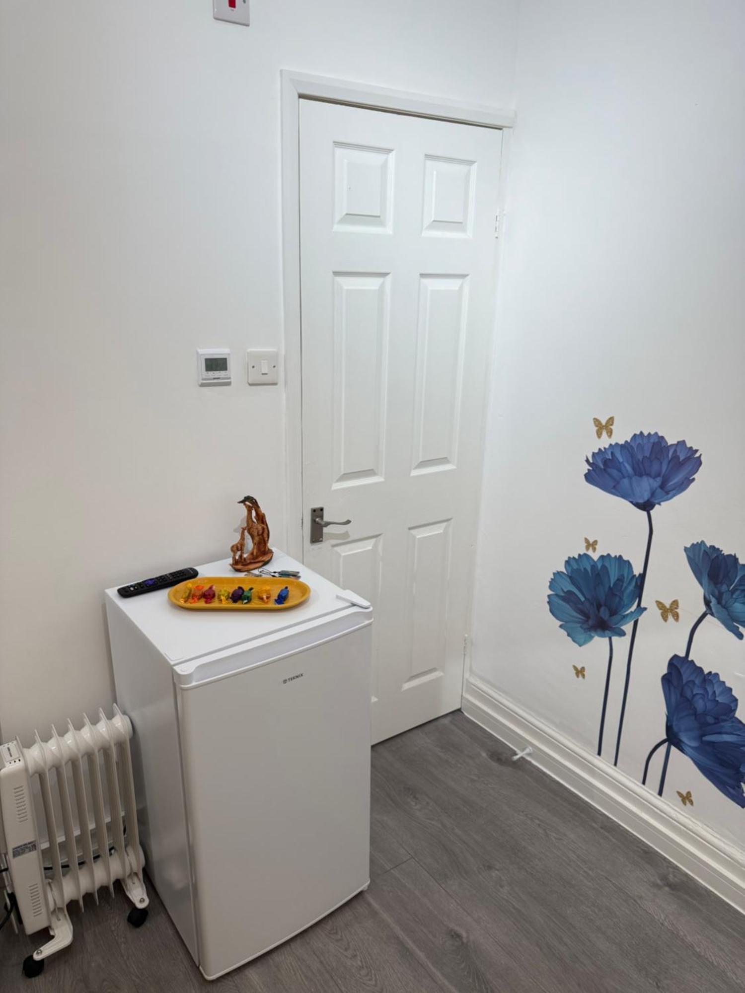 Luxury In Victoria, 7 Minutes Walk To Victoria Station, 8 * Londra