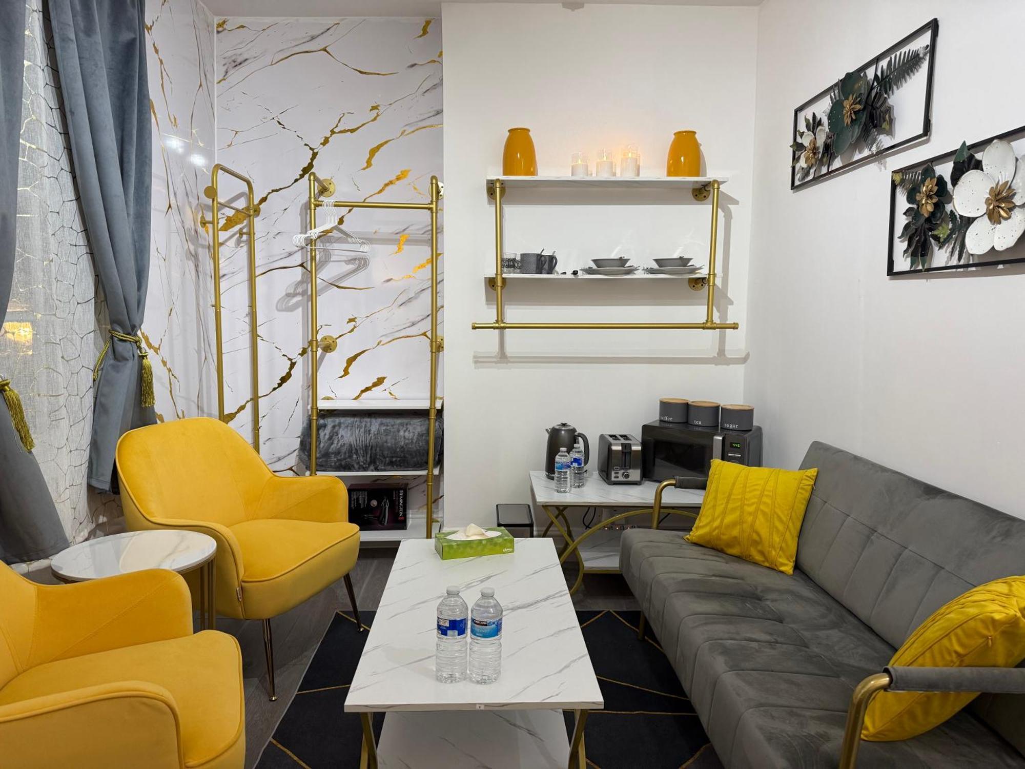 Luxury In Victoria, 7 Minutes Walk To Victoria Station, 8 Londra
